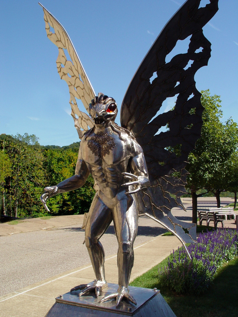 Статуя Mothman