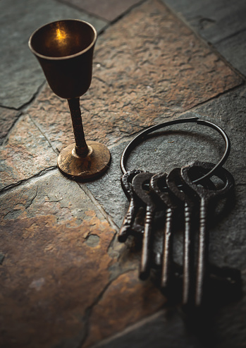 Ключи и кубок