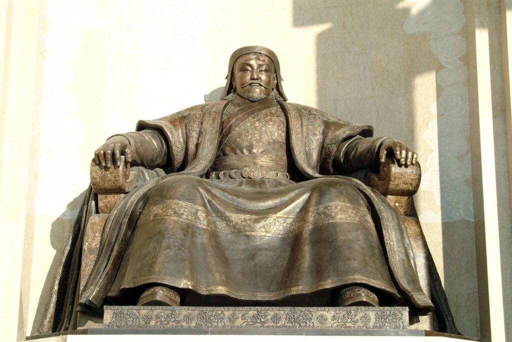 Статуя Чингисхана