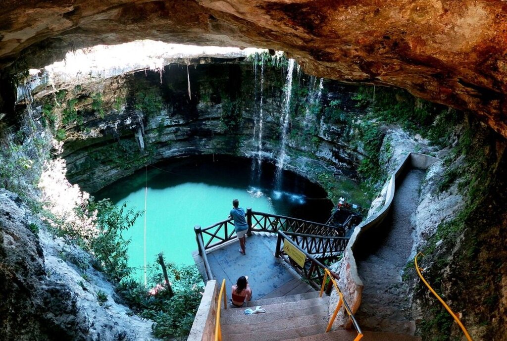 Сенот в Мексике